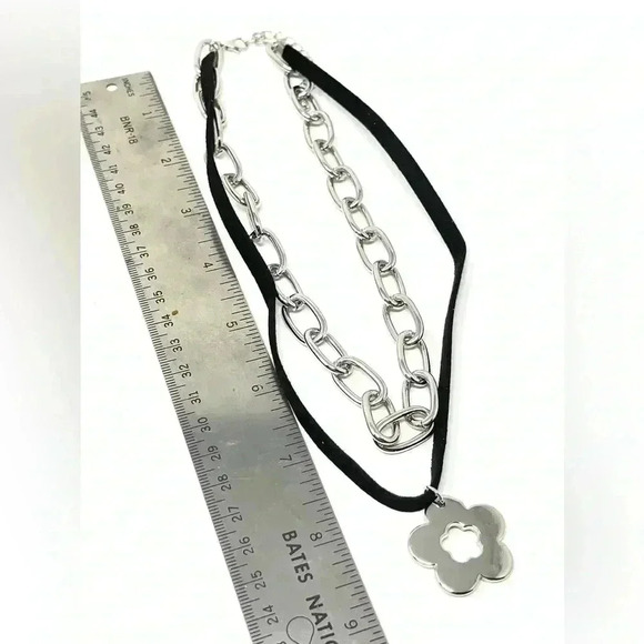 New Urban Outfitters Flower Chain Corded Layered Silver Choker Necklace - Picture 6 of 6